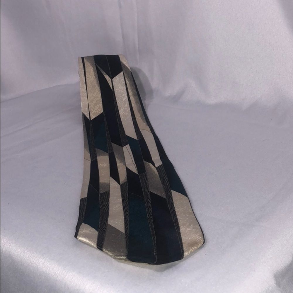 Frog Vintage necktie 100% silk made in Italy cream teal navy geometric print